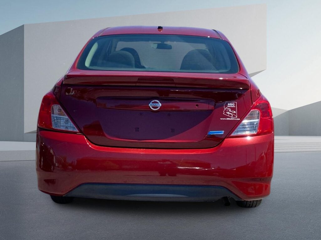 2015 Nissan Versa 1.6 SV Sedan