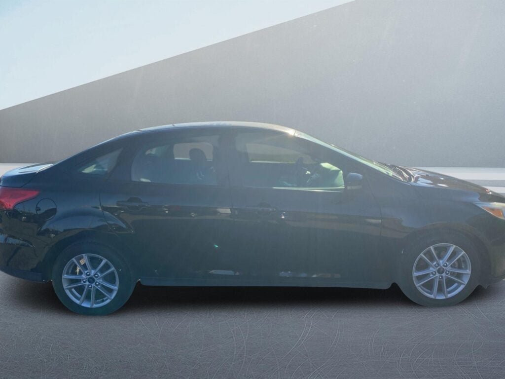 2017 Ford Focus SE Sedan