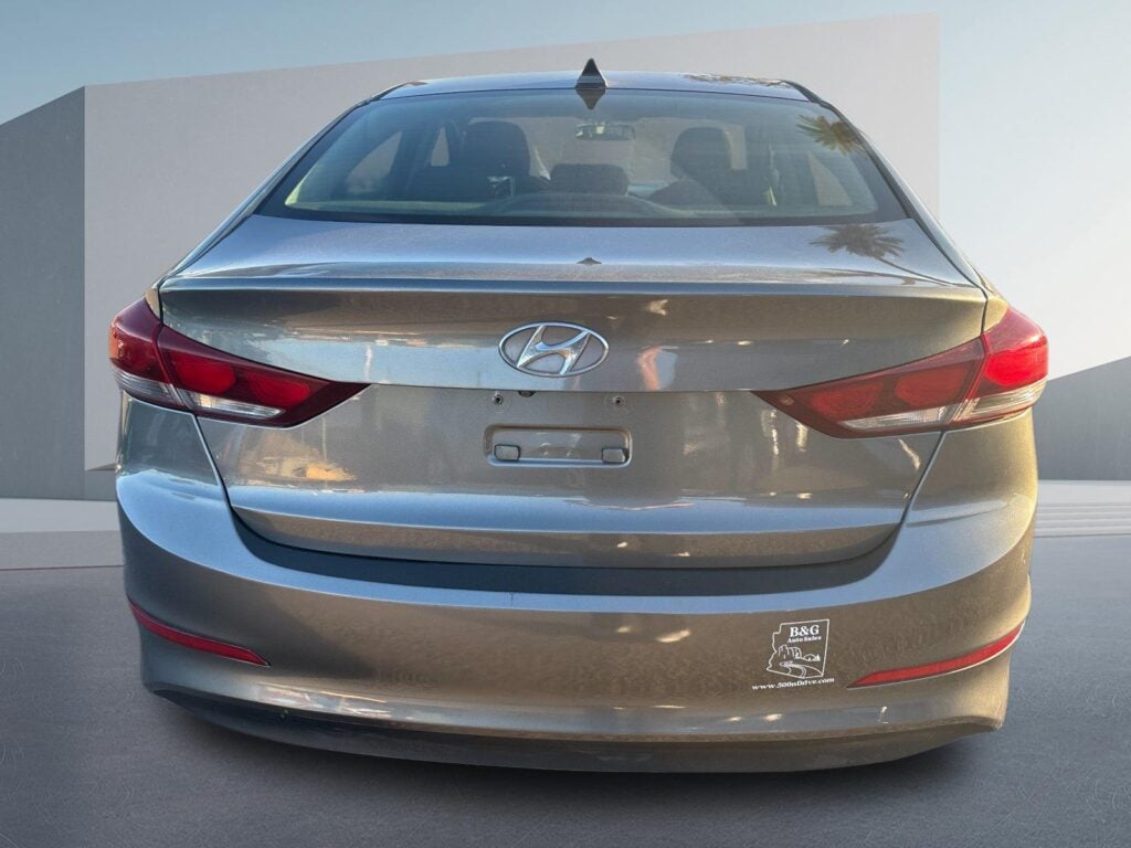 2017 Hyundai Elantra SE 6AT