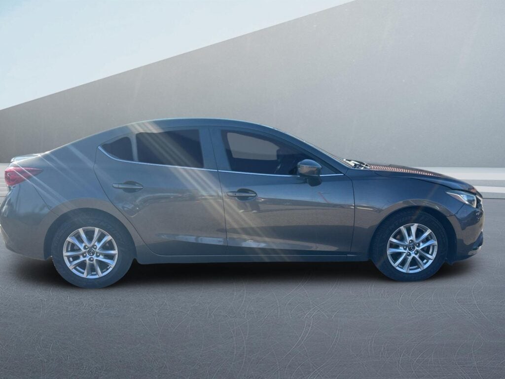 2016 Mazda MAZDA3 i Touring AT 4-Door
