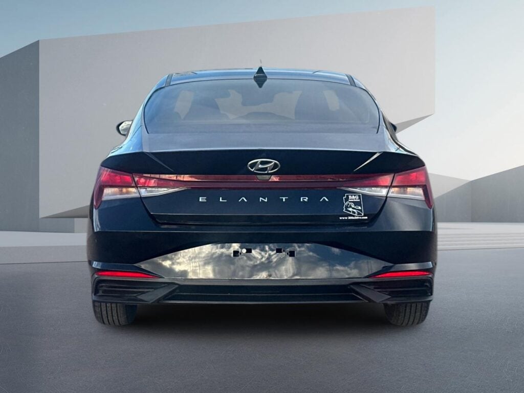 2022 Hyundai Elantra SE