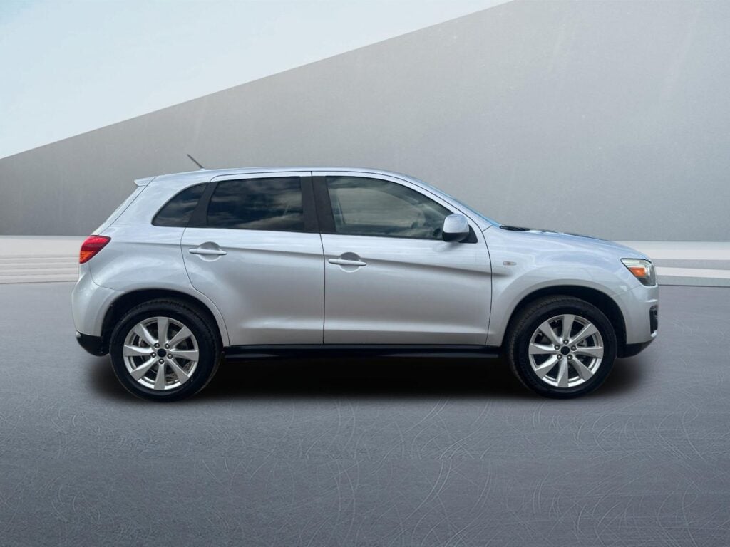 2013 Mitsubishi Outlander Sport ES 2WD
