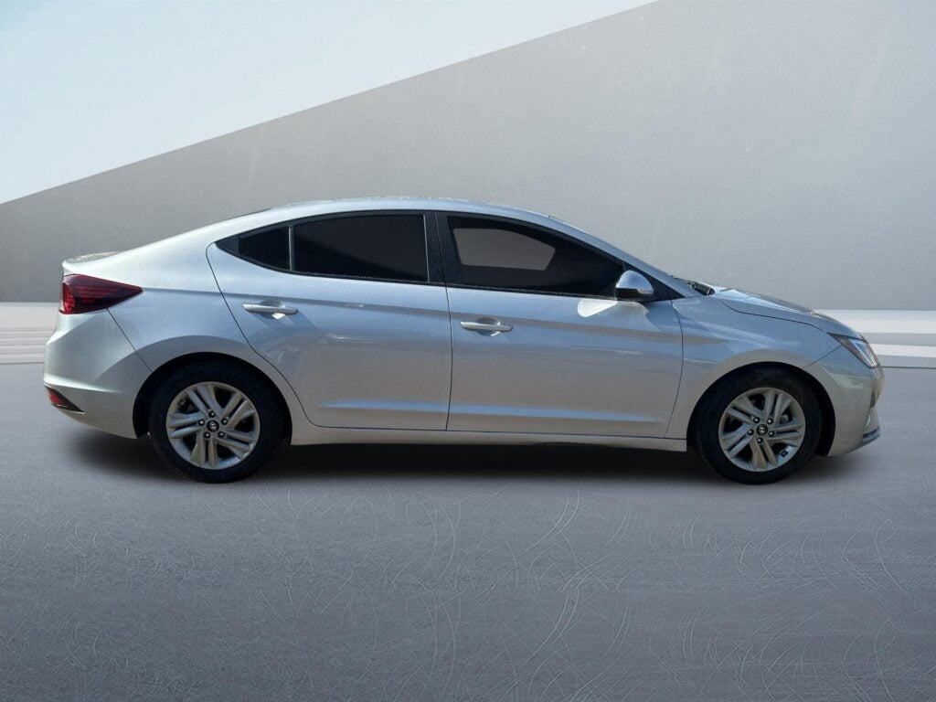 2019 Hyundai Elantra SE 6AT