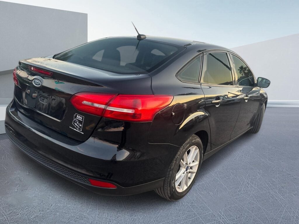 2017 Ford Focus SE Sedan