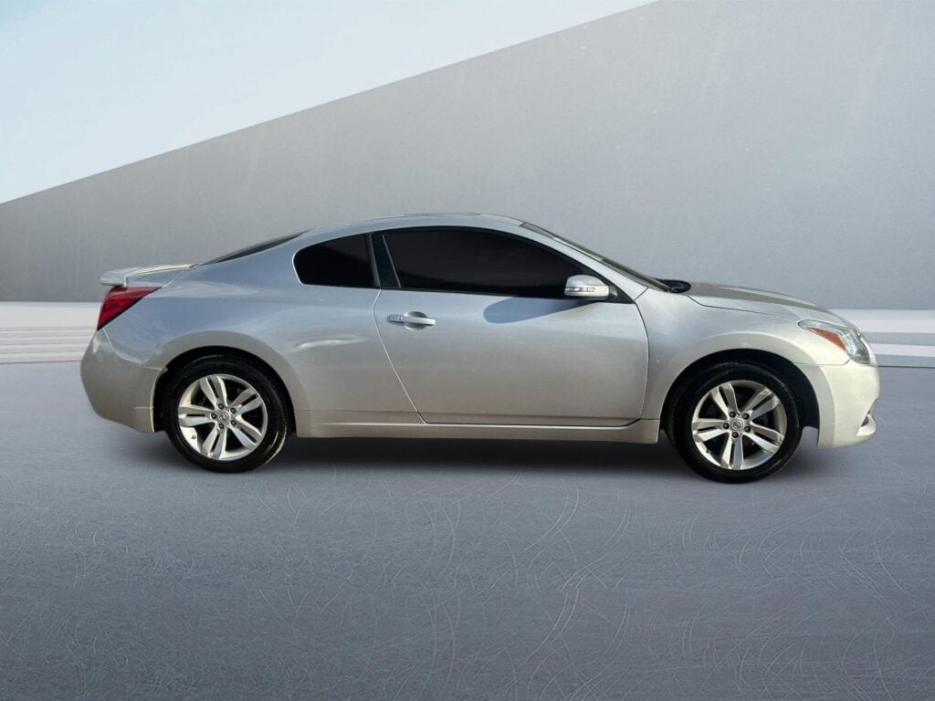 2013 Nissan Altima 2.5 S CVT Coupe