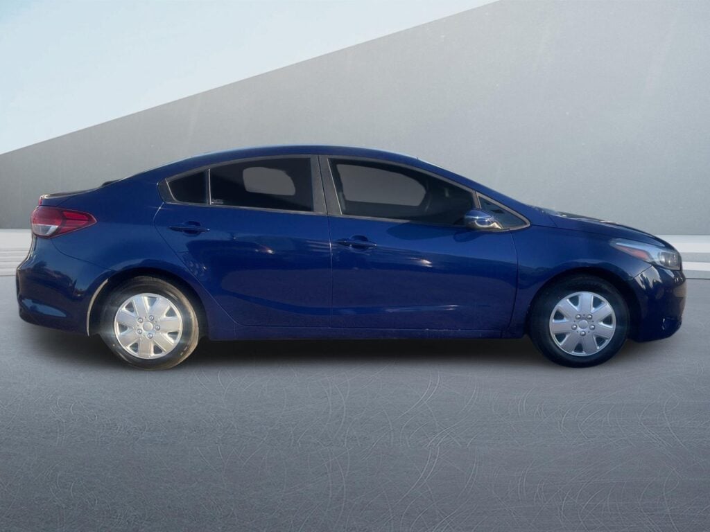 2017 Kia Forte LX 6A