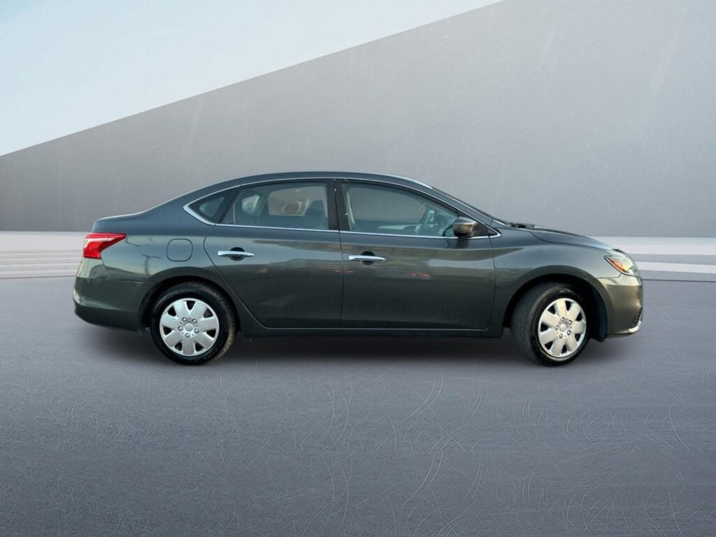 2017 Nissan Sentra S 6MT