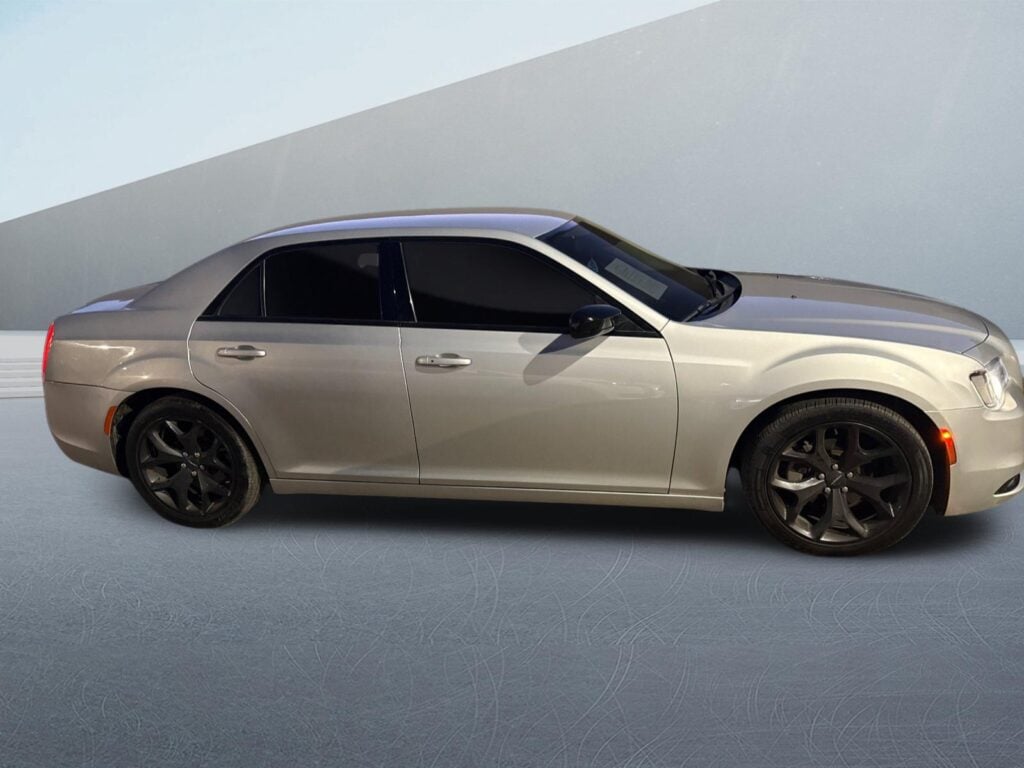 2021 Chrysler 300 Touring
