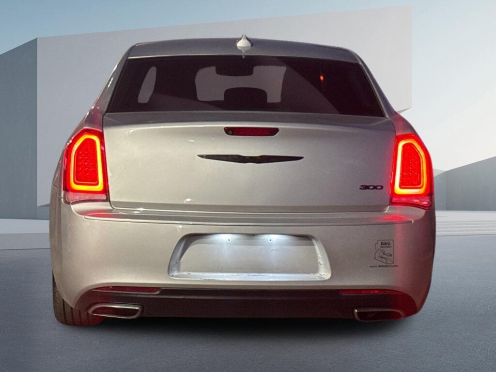 2021 Chrysler 300 Touring