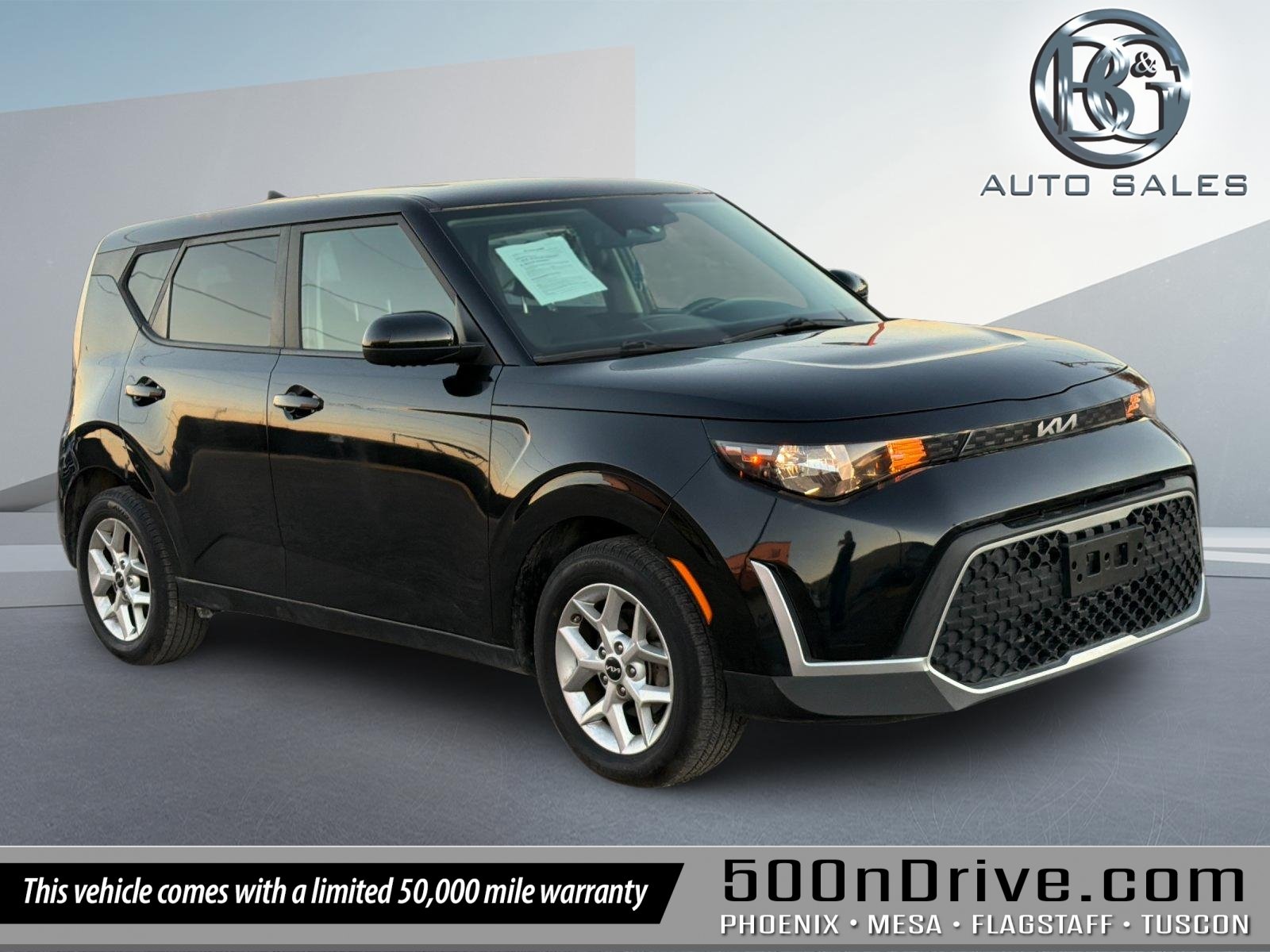 2023 Kia Soul LX's photo