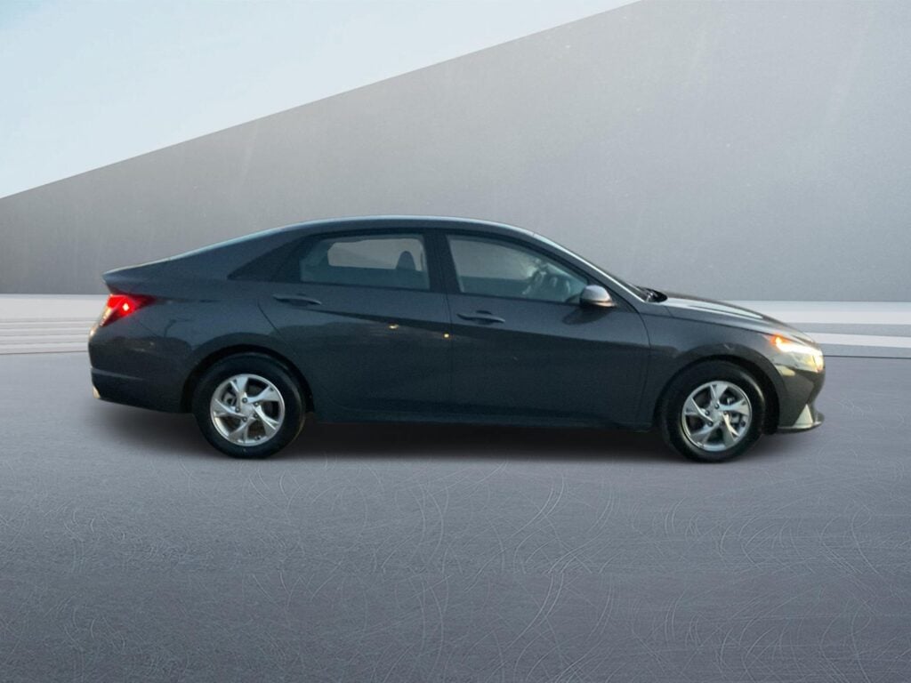 2023 Hyundai Elantra SE