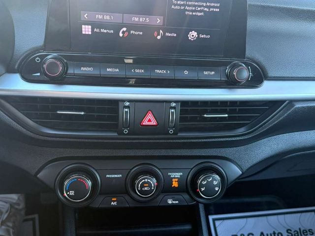 2023 Kia Forte LX - Photo 14