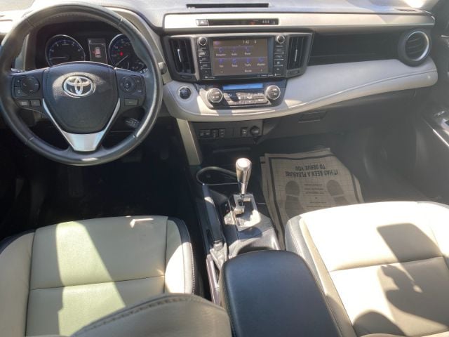2018 Toyota RAV4 Limited - Photo 12
