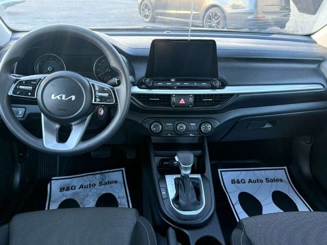 2023 Kia Forte LX - Photo 9
