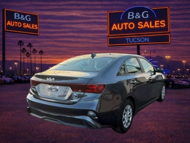 2023 Kia Forte LX - Photo 4
