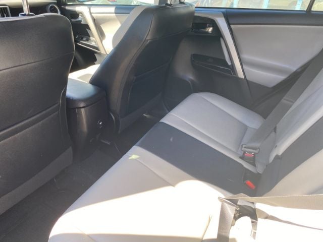 2018 Toyota RAV4 Limited - Photo 11
