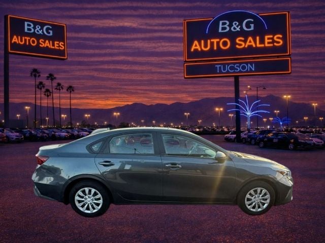 2023 Kia Forte LX - Photo 3
